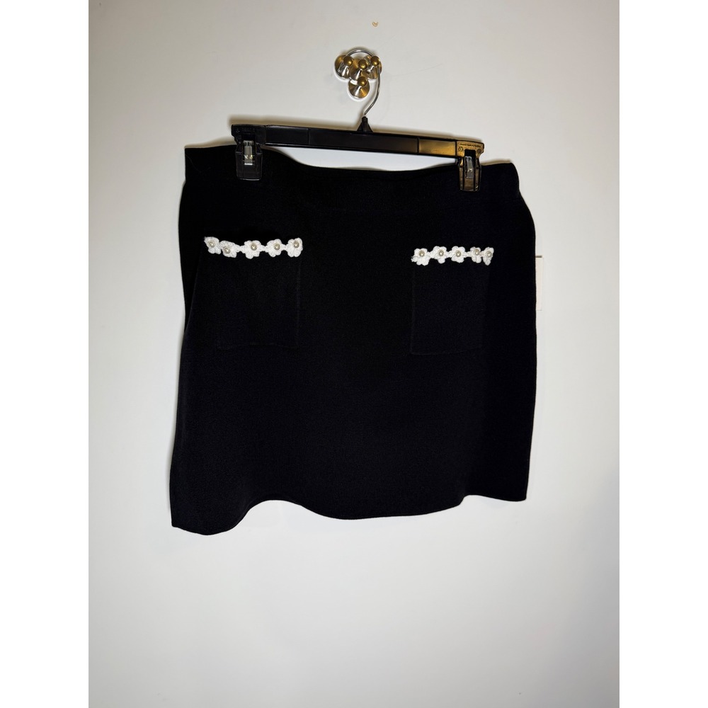 Ellen Tracy Black Knit Mini Skirt Daisy Pearl Trim Front Pockets Size L NWT